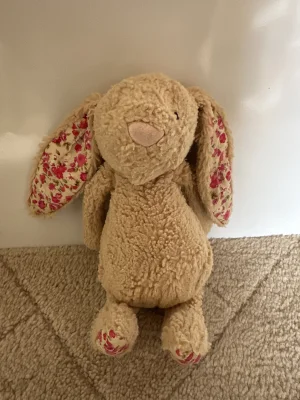 Blossom Honey Bunny - Small Jellycat photo uploaded by Jellytastic