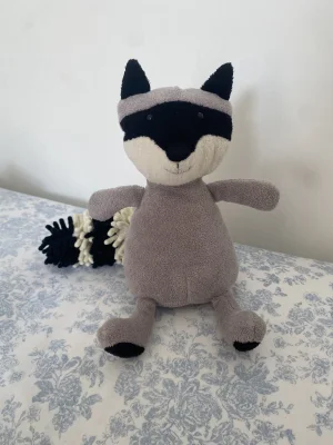 Noodle Raccoon - Medium Jellycat photo uploaded by JellyByRaee_11