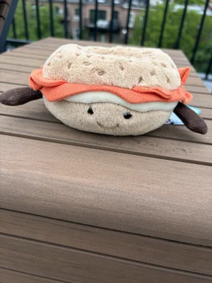 Amuseables Bagel Jellycat photo