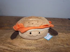 A photo of Amuseables Bagel Jellycat taken by Sofie