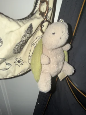 Timmy Turtle Bag Charm Jellycat photo