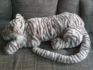 A photo of Sacha Snow Tiger - Really Big Jellycat taken by weinlachgummi