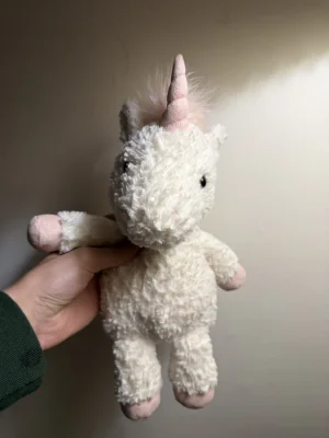 A photo of Flossie Unicorn Jellycat taken by amandamariejelly