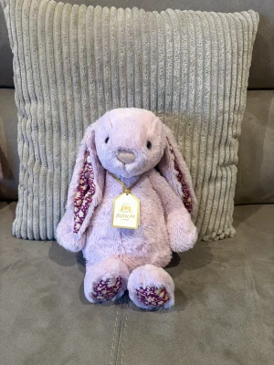 Thistlepop Blossom Luxe Bunny Jellycat photo uploaded by Seni113