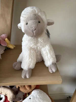 A photo of Libby Lamb - Medium Jellycat taken by Trace
