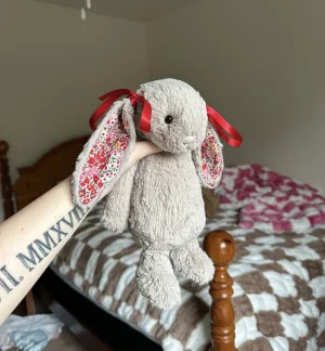 Bashful Posy Blossom Bunny - Medium Jellycat | Jelly Journal