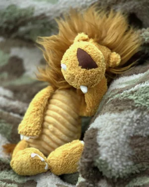 Snagglebaggle Lawrence Lion Jellycat photo