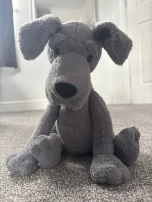 A photo of Zeus Great Dane Jellycat taken by sophie1458