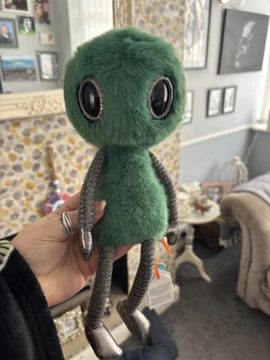 A photo of Zyllan Alien Jellycat taken by Slanelivhill