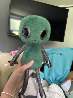 A photo of Zyllan Alien Jellycat taken by averyd2003