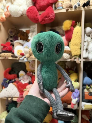 A photo of Zyllan Alien Jellycat taken by amandamariejelly