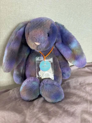 A photo of Zodihop Luxe Bunny Jellycat taken by mila_jellycat07