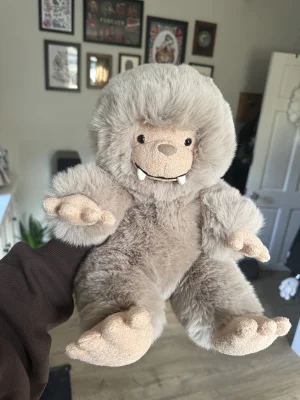 Bo Bigfoot Jellycat | Jelly Journal