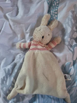 Bredita Bunny Soother Jellycat photo
