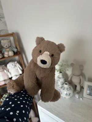 Front photo of Woody Bear uploaded by anxiousbluebell