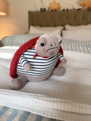 A photo of Timmy Turtle Romantic Outfit Jellycat taken by Saltedcoffee