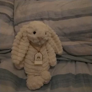 Bashful Luxe Bunny Nimbus Jellycat photo