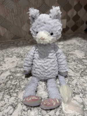 A photo of Dainty Kitten - Small Jellycat taken by SnowLeopard821