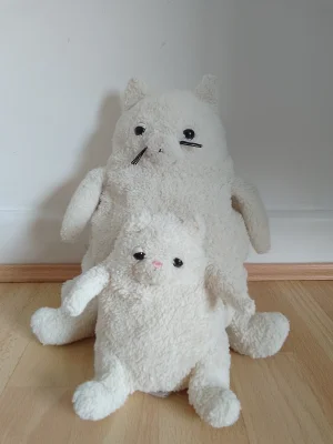A photo of Amore Cream Cat - Medium Jellycat taken by LilGrumpyGreen
