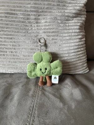 Amuseables Siofra Shamrock Bag Charm Jellycat | Jelly Journal