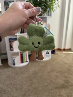 Amuseables Siofra Shamrock Bag Charm Jellycat | Jelly Journal