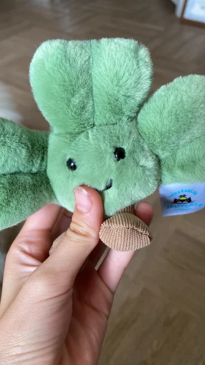 Amuseables Siofra Shamrock Bag Charm Jellycat | Jelly Journal