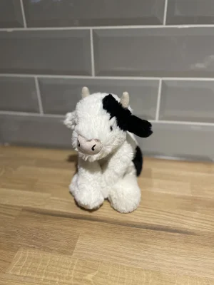 Smudge Cow Jellycat photo