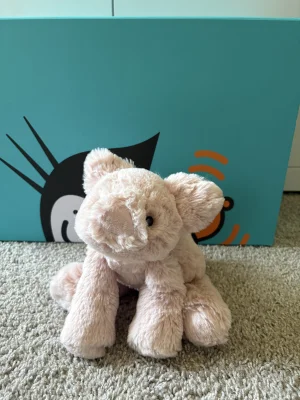 Smudge Pig Jellycat photo