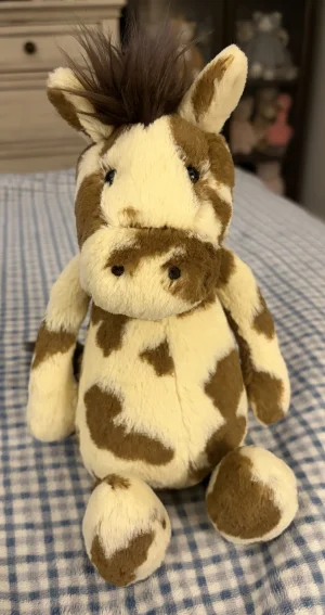A photo of Bashful Pinto Pony - Medium Jellycat taken by Stephmarie207
