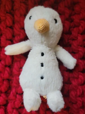 A photo of Fluffy Snowman Jellycat taken by stephonopolis