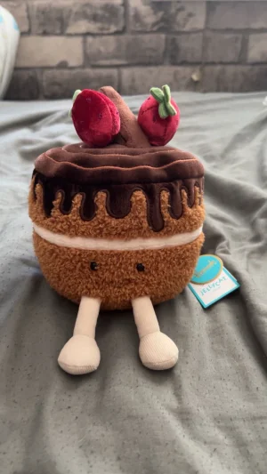 Glacy Chocolate Cake Jellycat | Jelly Journal