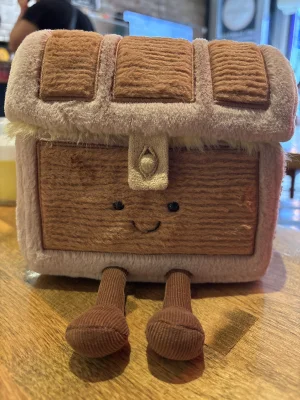 Amuseables Treasure Chest Jellycat | Jelly Journal