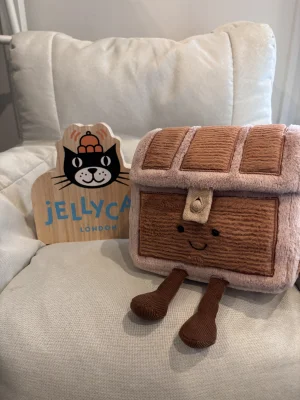 Amuseables Treasure Chest Jellycat | Jelly Journal