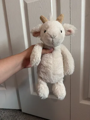 Bashful Goat - Medium Jellycat photo uploaded by Anadina’sJellies