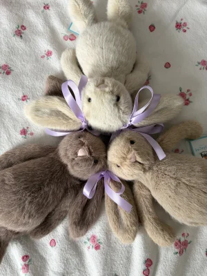 A photo of Fawn Flufflet Bunny Jellycat taken by elysjellies