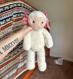 A photo of Bramwell Lamb - Medium Jellycat taken by JodysJellies