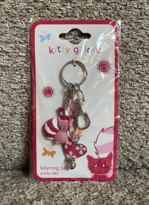 A photo of Kitty Galore Keyring Jellycat taken by Abyss'Dragons