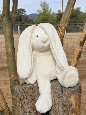 A photo of Piper Bunny - Large Jellycat taken by jellycatangel