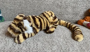 A photo of Taylor Tiger - Little Jellycat taken by Abyss'Dragons
