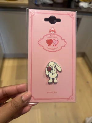 Cream Bunny With Rose Enamel Pin Jellycat | Jelly Journal