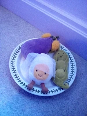 A photo of Toastie Vivacious Aubergine Jellycat taken by Jellycatamusabl