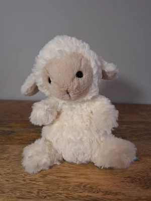 A photo of Yummy Lamb Jellycat taken by Sofie