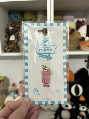 Amuseables Bubbeca Milkshake Pin Badge Jellycat photo