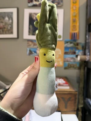 A photo of Vivacious Vegetable Leek Jellycat taken by amandamariejelly