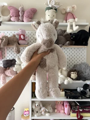 Billie Giraffe - Medium Jellycat photo