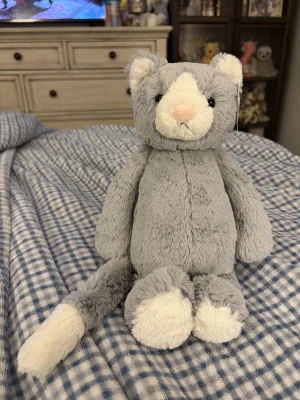 A photo of Bashful Cat - Medium Jellycat taken by Stephmarie207