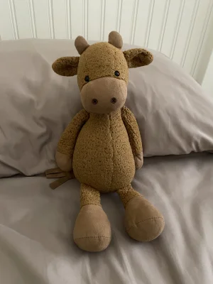 A photo of Whimsey Cow Jellycat taken by matthewiscool