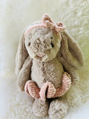 Bashful Beige Bunny - Medium Jellycat photo