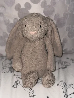 Bashful Beige Bunny - Medium Jellycat photo