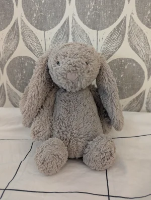 Bashful Beige Bunny - Medium Jellycat photo